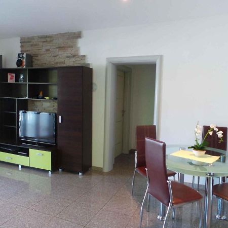 Holiday Home In Malinska/Insel Krk 13031 Εξωτερικό φωτογραφία